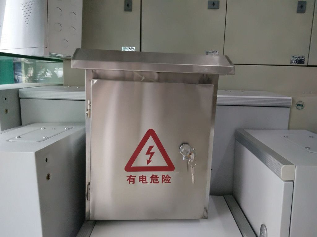 网联电气厂家详解 304不锈钢户外配电箱防水防锈全剖析与高清细节图鉴